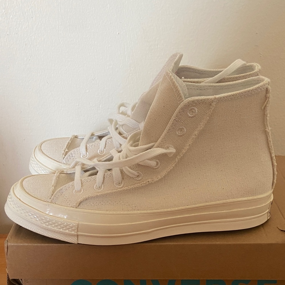 Convers Chuck 70 Hi Egret High Top Sneaker Size 9